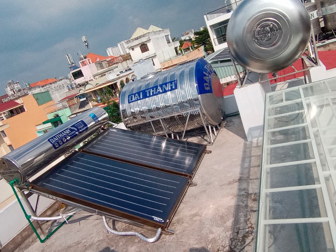 Máy nước nóng năng lượng mặt trời Tân Á Đại Thành